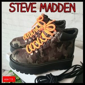Steve Madden Stomp Camouflage Hiking Boots sz 7.5